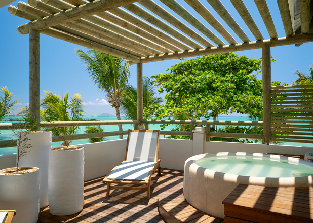 attitude-hotel-lagoon-mauritius-island-room-whirpool suite-jacuzzi-618x440