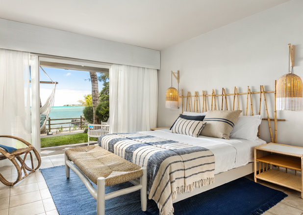 attitude-hotel-lagoon-mauritius-room-couple-seafront-618x440