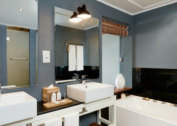 TRA_ Bathroom_1830_ 618x440