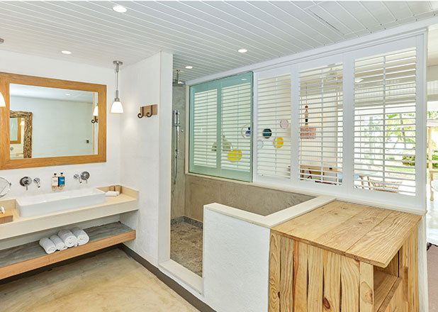 Couple-Junior-suite-beach-front-618x440-5