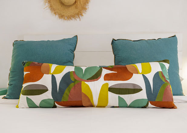 Coin-de-Mire-AttitudeSuperior-Room-03-618x440